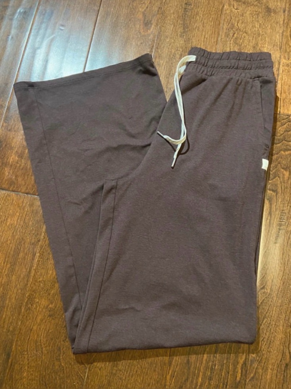 Vuori Essential wide leg pants SZ S brown